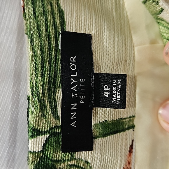 Ann Taylor Petite, Sz 4P, Mini, Pencil Skirt Cream, Floral, Lily, Peach, Purple - Picture 6 of 12